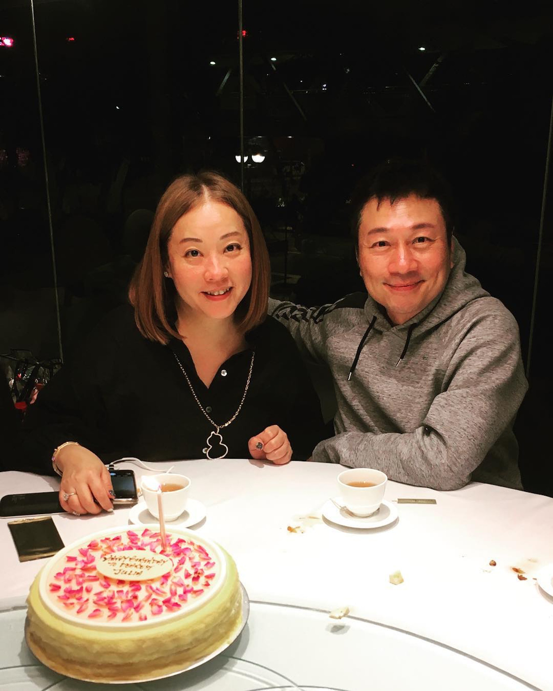 黎耀祥與現任太太非常恩愛。