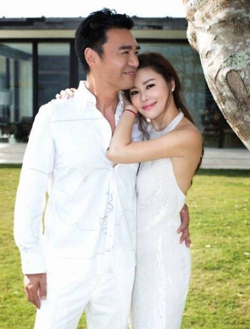 阿B將收入交由老婆范姜打理