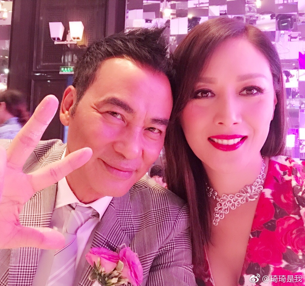 任達華對模特兒出身的琦琦一見鐘情