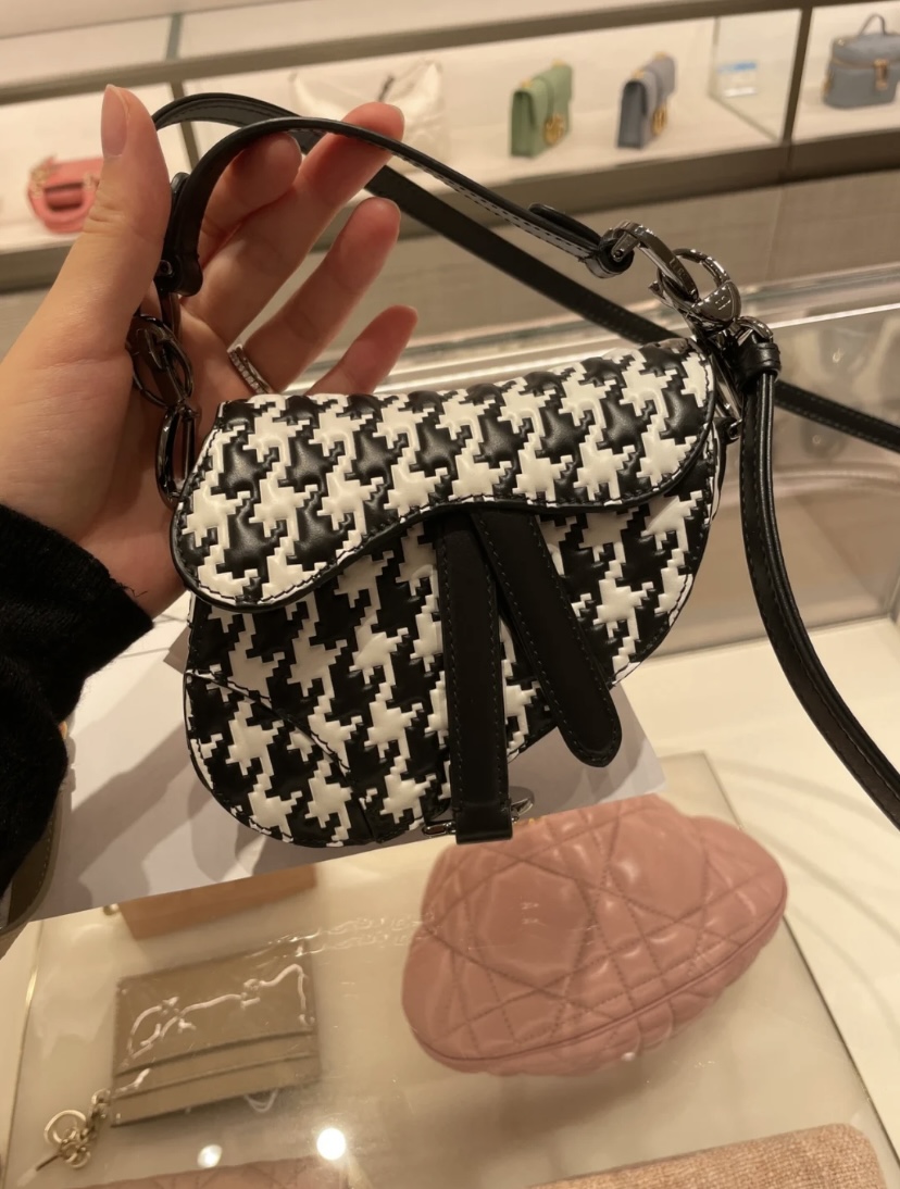 秋冬穿搭中不可或缺的流行元素
