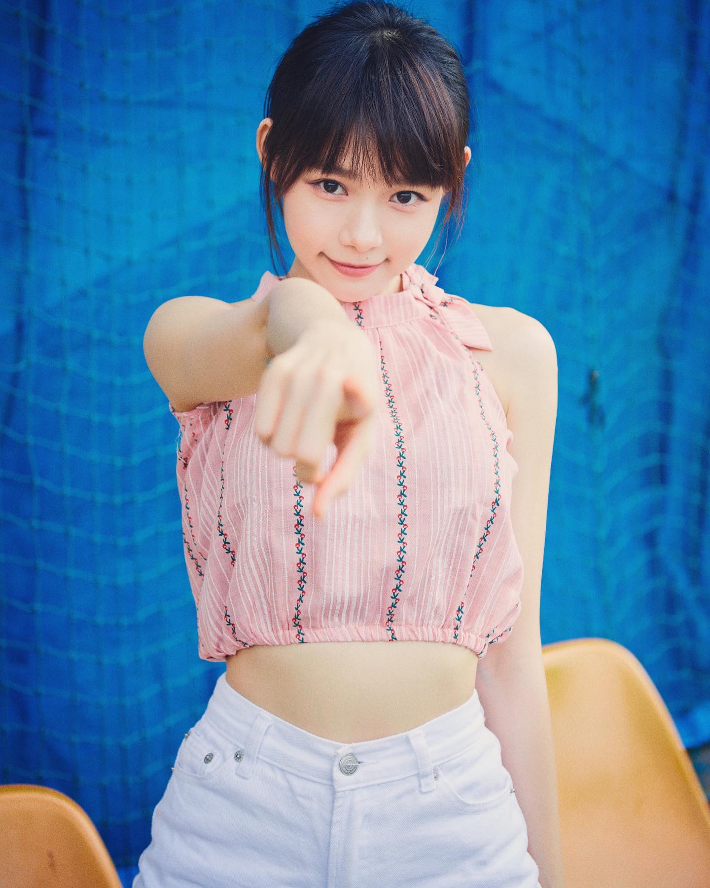 有網民指用「現役」的鄧麗欣來跟林明禎作比較有欠公平。