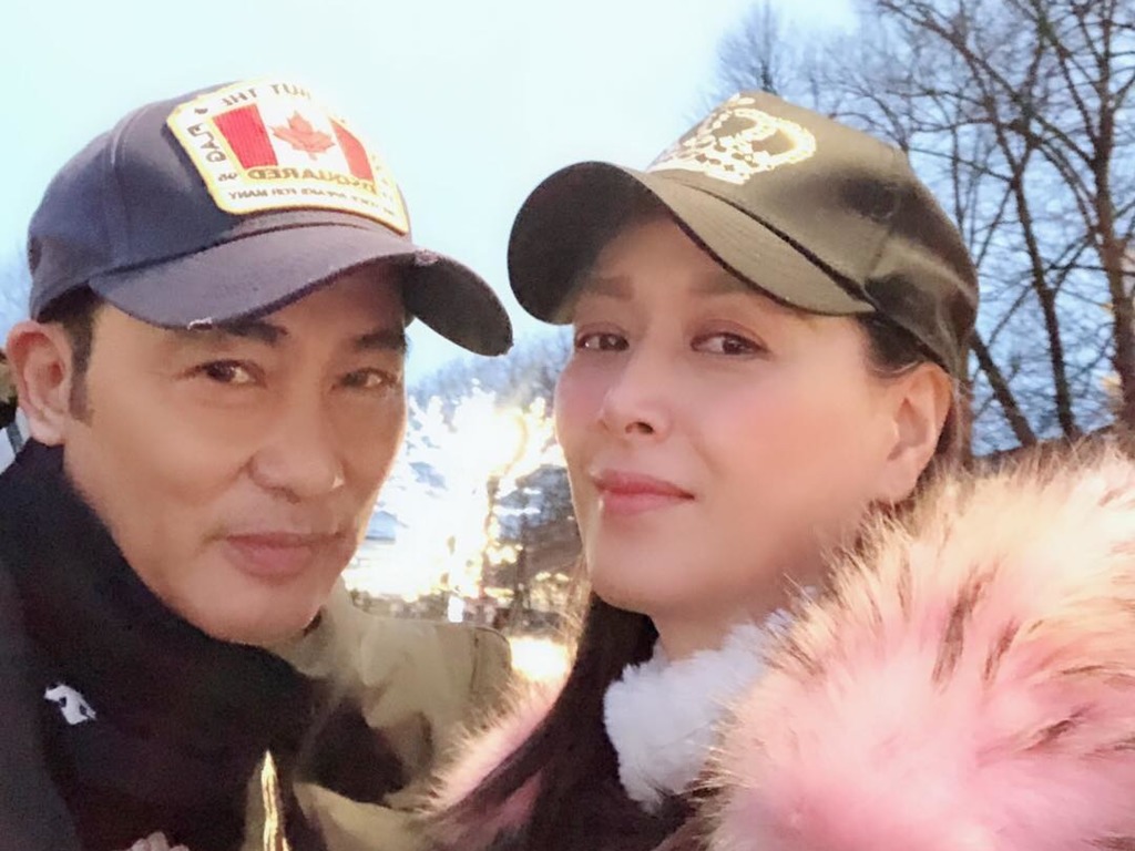 成功抱得美人歸的任達華婚後更是把老婆寵得天上有地下無