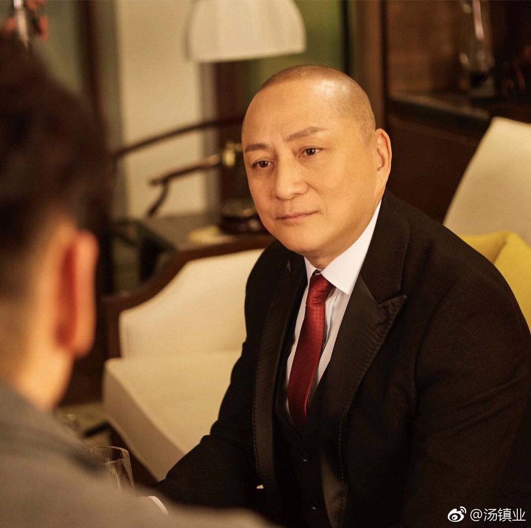 現年63歲的湯鎮業經歷過兩段婚姻