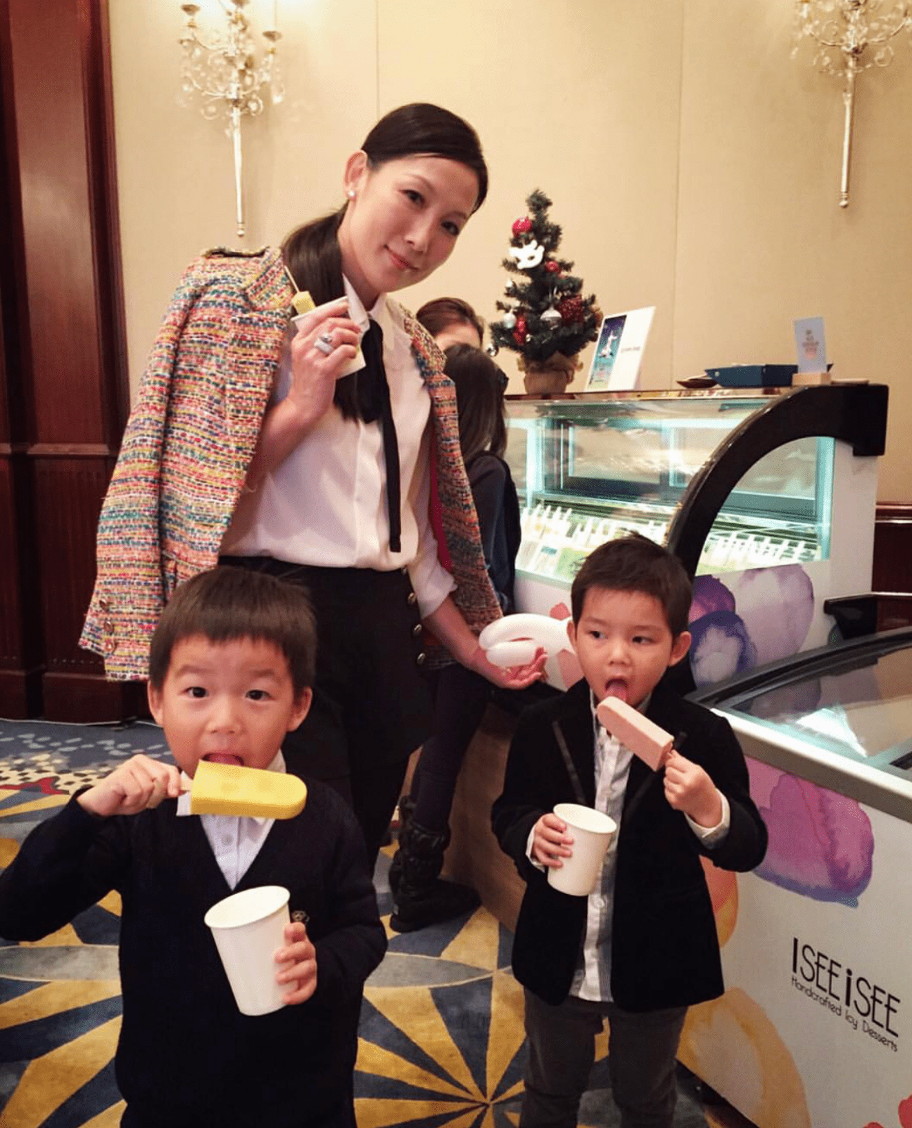 吳美珩罕有婚後露面。