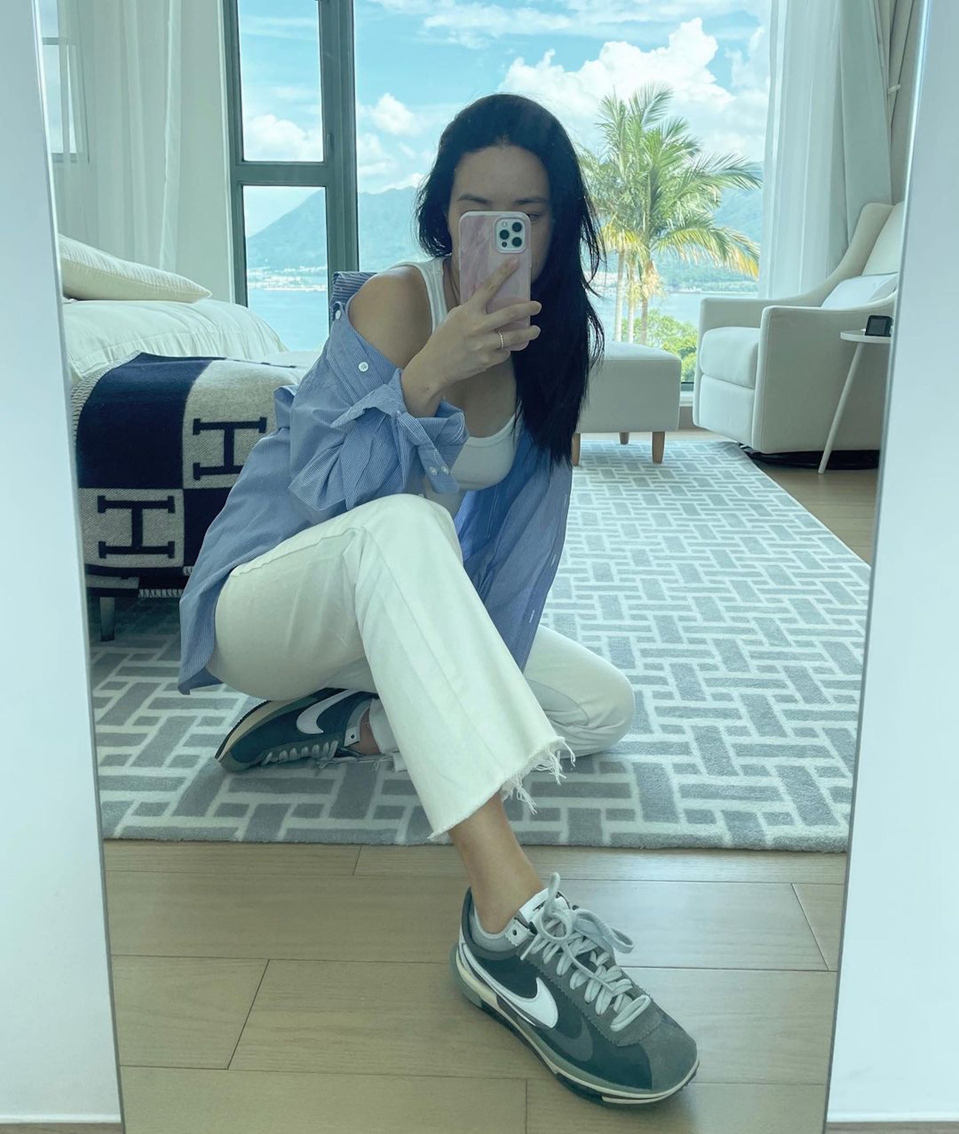 吳雨霏迅速瘦身的成果驚人之外，不少網民都將焦點放到她的5千萬渣甸山豪宅。