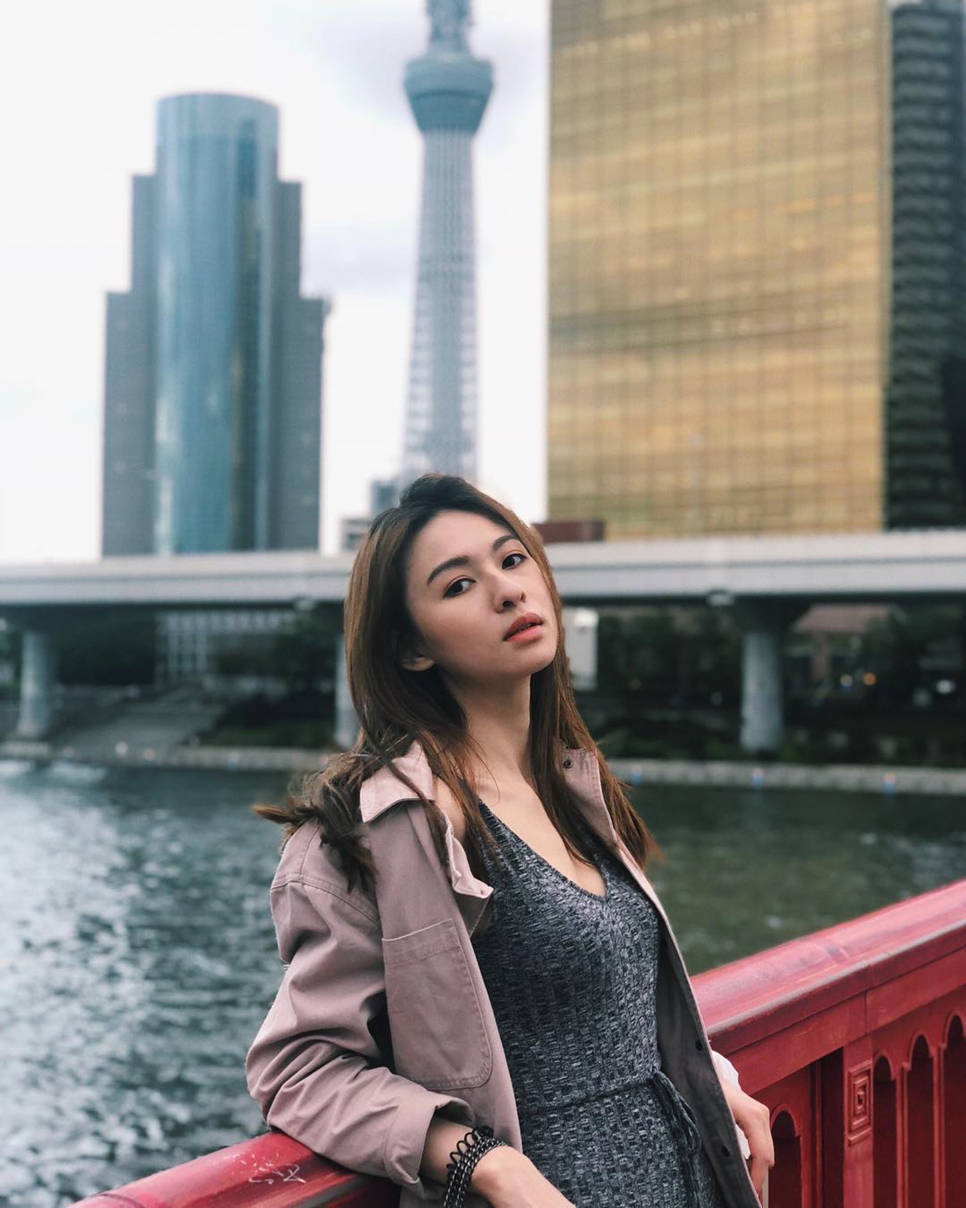 林鈺洧曾因為模特兒事業發展不理想而退隱幕前,轉行做售貨員。