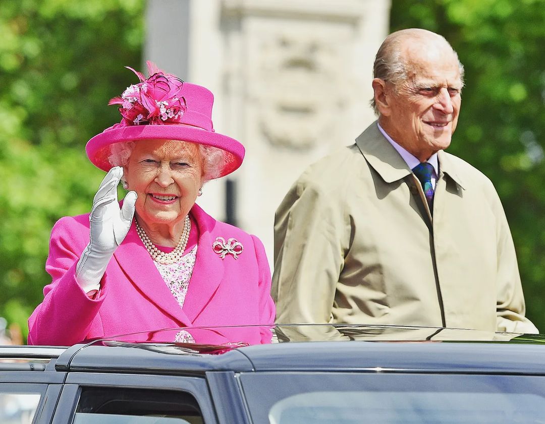 英女王伊利沙伯二世與菲臘親王合照