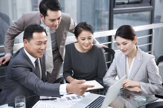 有價值才能融入成功人士的圈子。