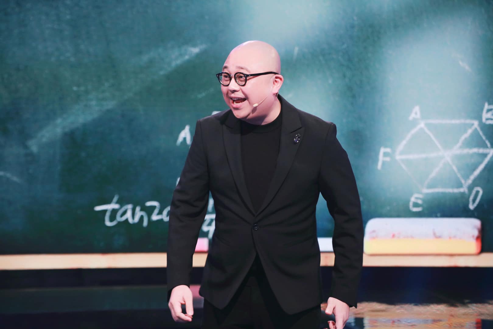 阿Bob近年積極鑽研副業，經營的網店搞得有聲有色，在疫情下大屋搬大大屋！