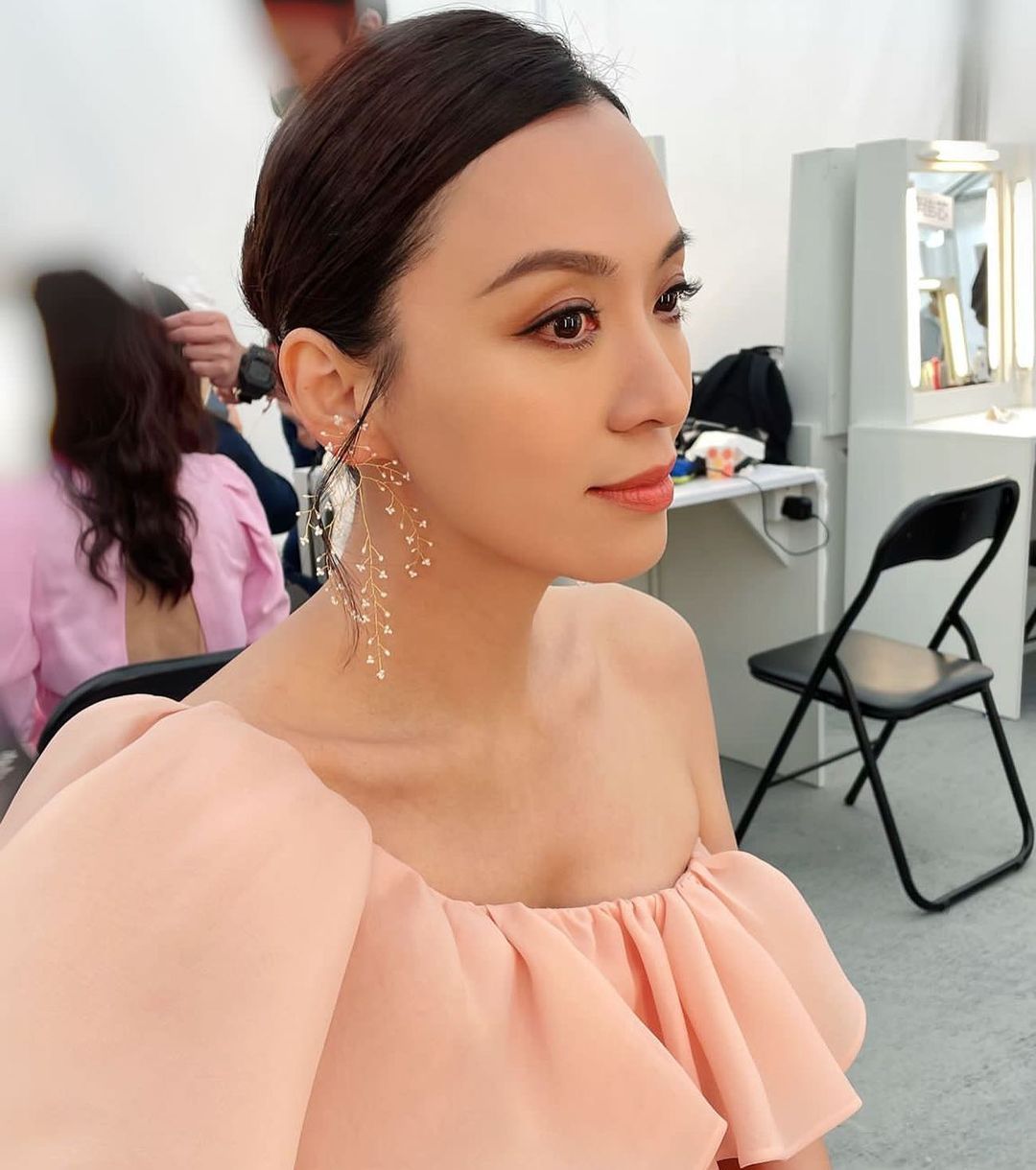  22歲出道的陳煒在1996年參加亞洲小姐奪得冠軍