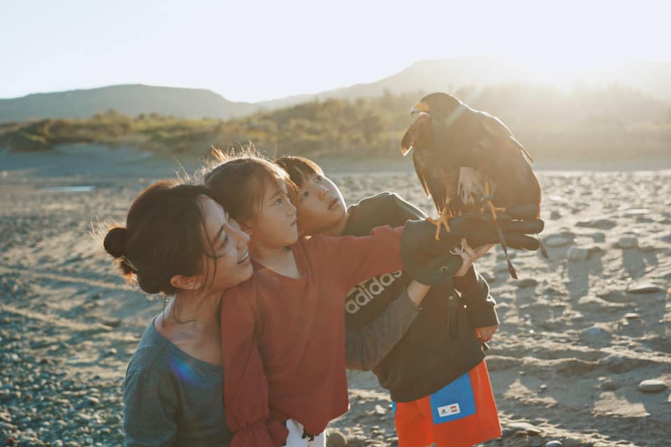 注重身教帶領孩子認識世界