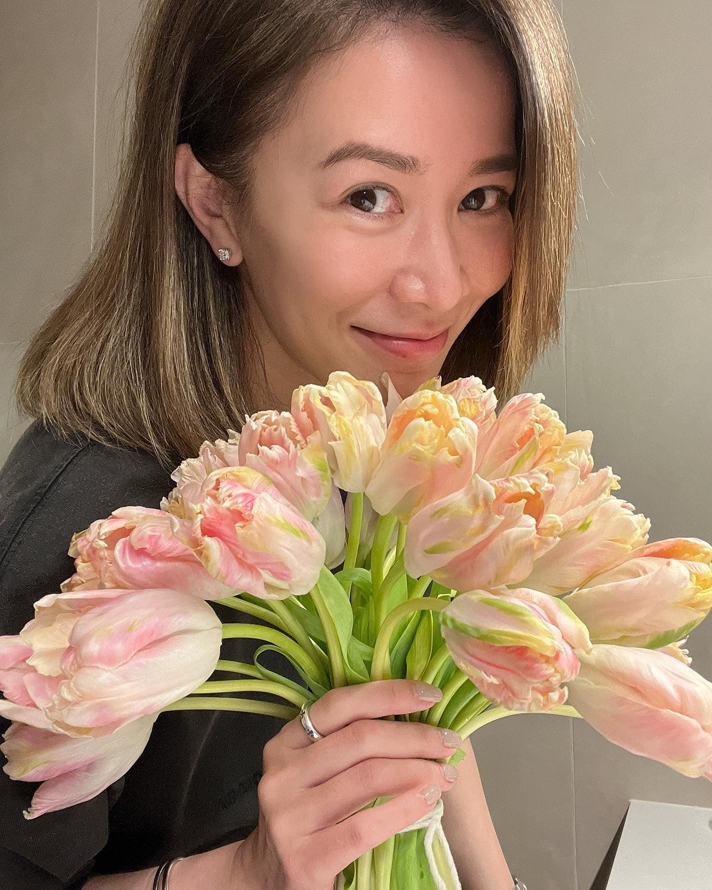 佘詩曼好靚女。