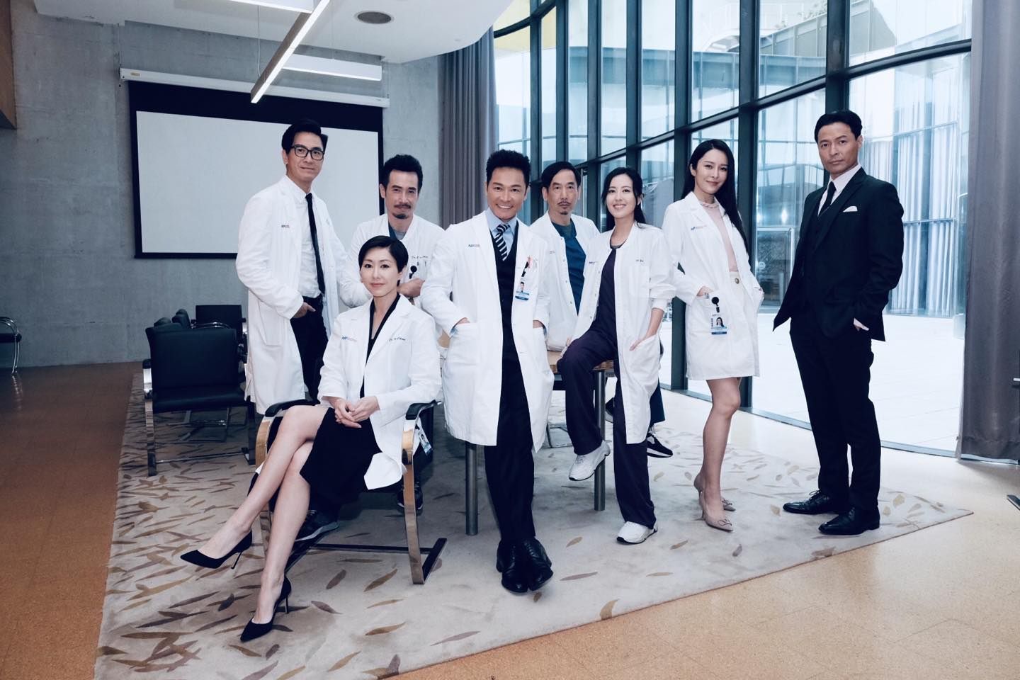 郭晉安與一眾《白色強人II》演員合照