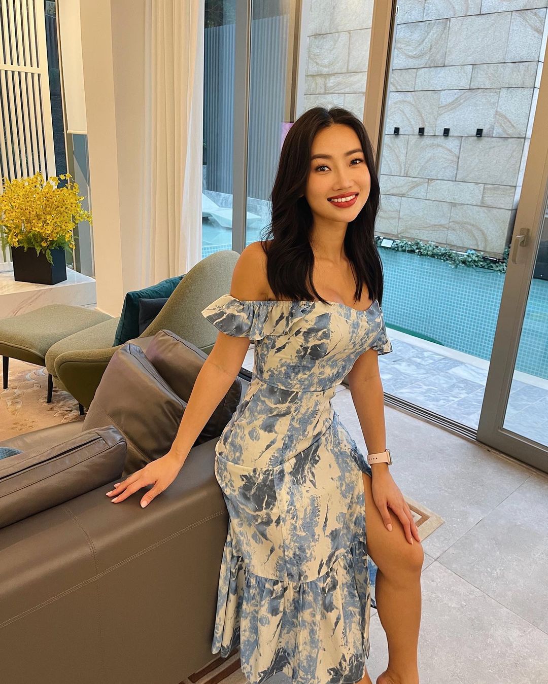 陳瑞菱家底豐厚，住在複式豪宅。