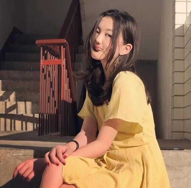 身材優越神韻似足王菲