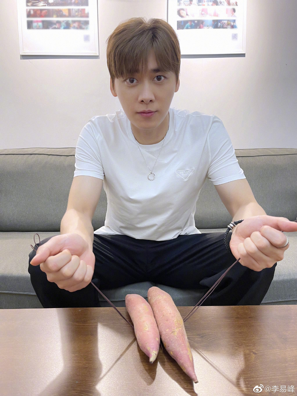 內地男星李易峰多次「失德」被拘留事件。