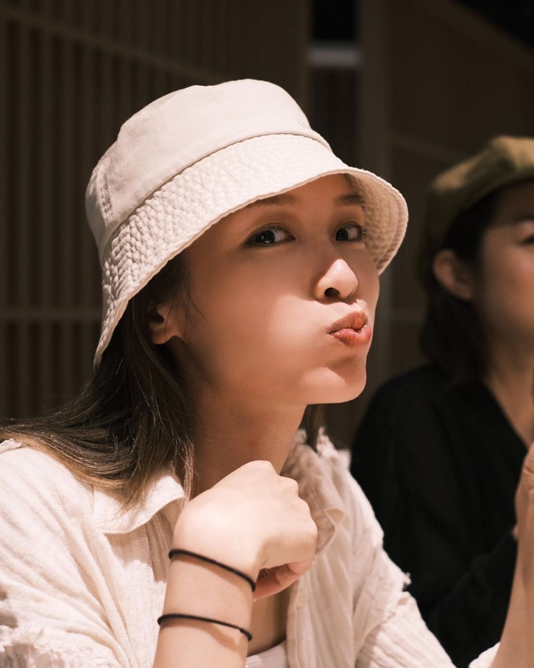 被網民譽為現代版的「美女與野獸」