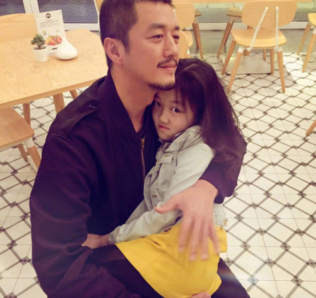 李嫣與爸爸李亞鵬