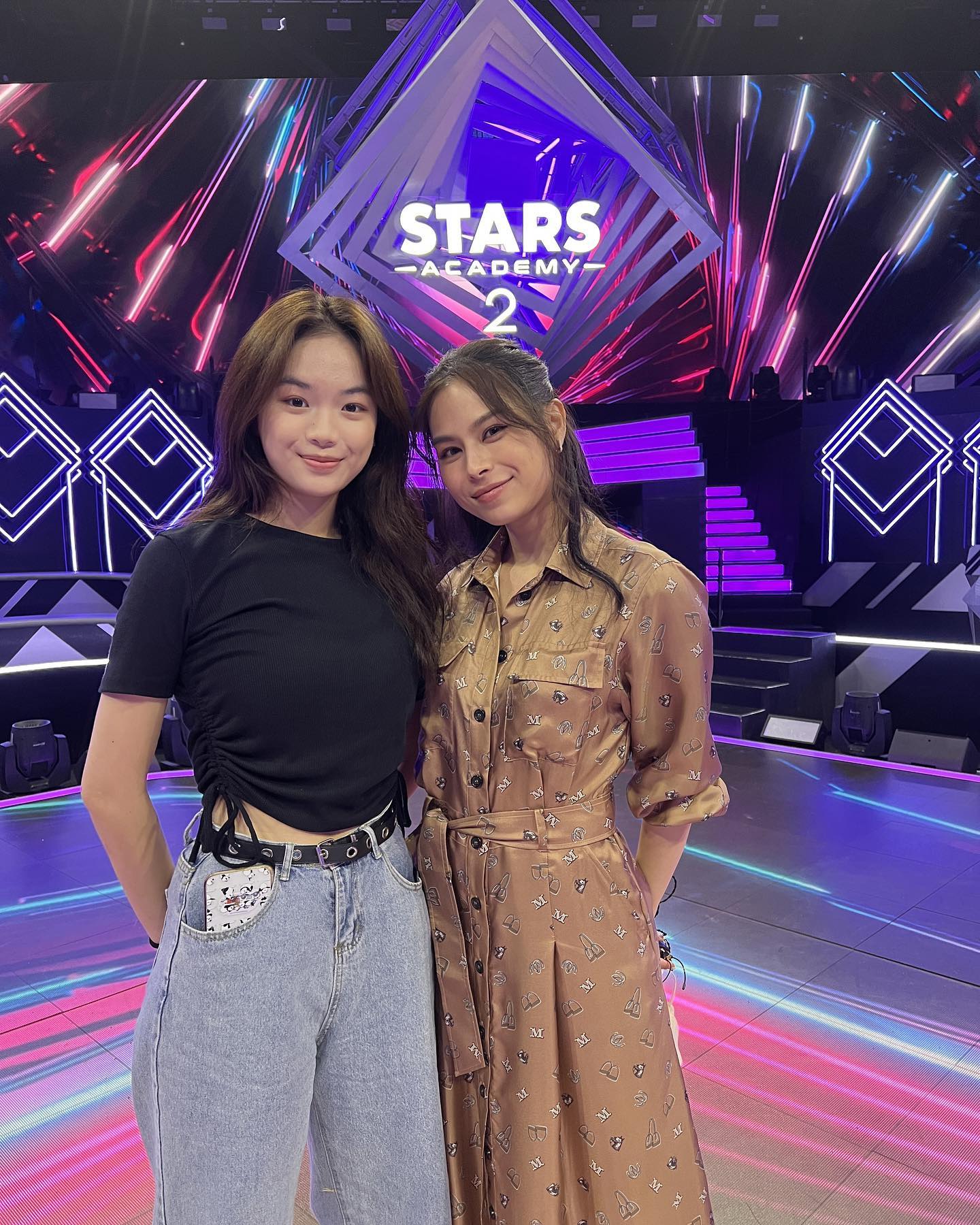 任暟晴憑著清純氣質而被封為「Chantel 2.0」。