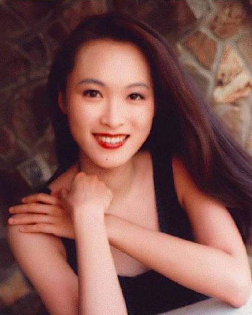 被當時劉德華的經理人張國忠相中