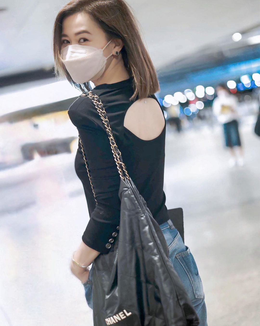 佘詩曼也有Chanel 22!