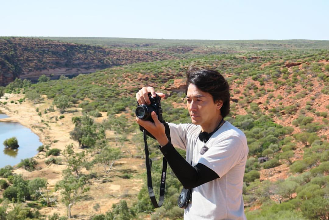 不少網民羨慕鄭伊健的生活,指他現時每日就係玩同影相。