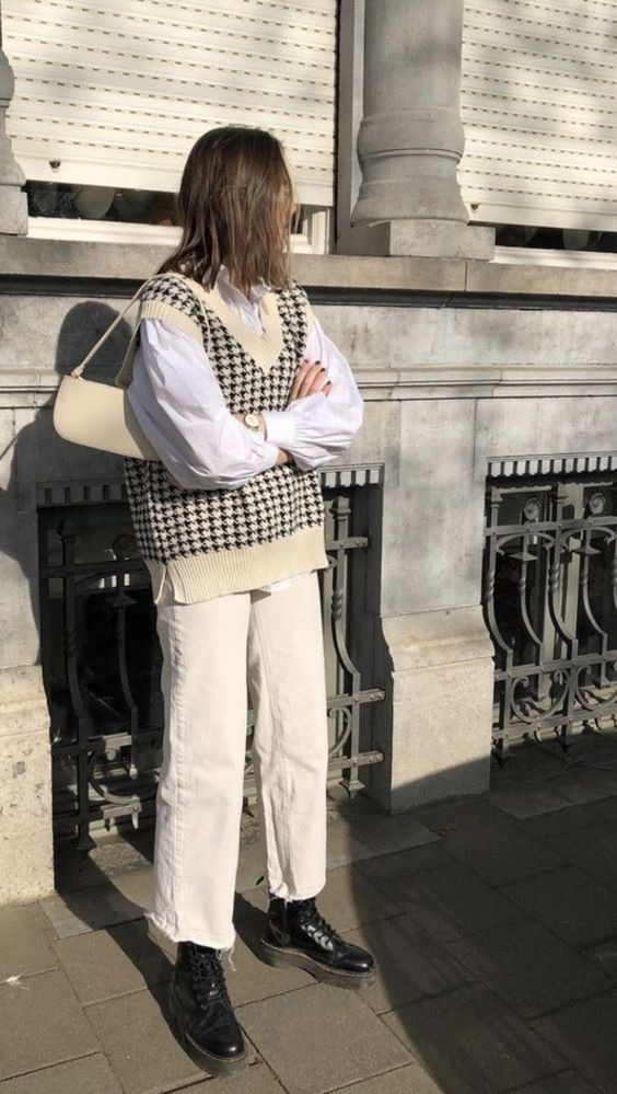 針織背心絕對是今年的大熱穿搭