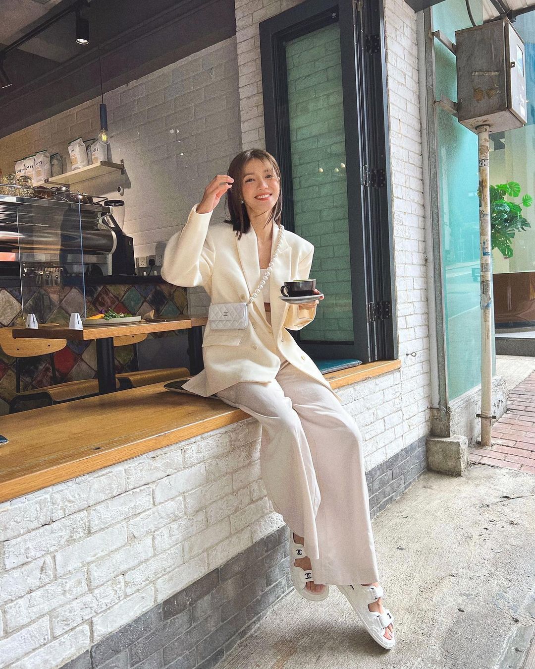 西裝外套可以襯出不同感覺。