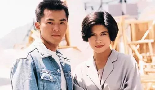 與邵美琪相識於微時