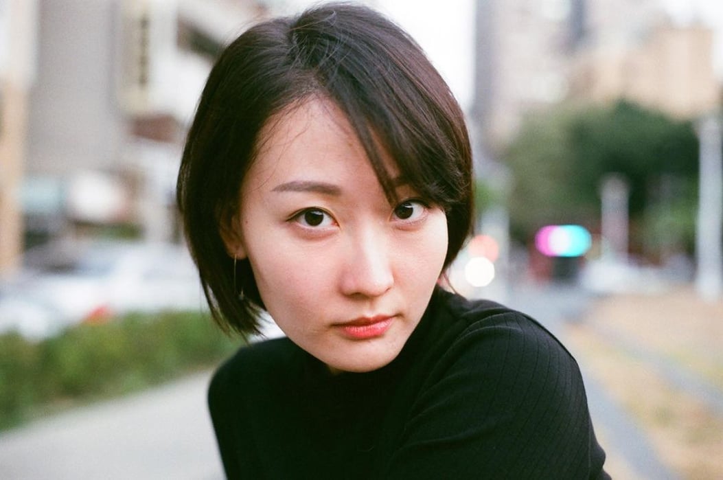 季前賽|李敏飾演女CEO霸氣又夠壓台 與呂爵安扮姐弟獲讚:Edan同家姐有火花!