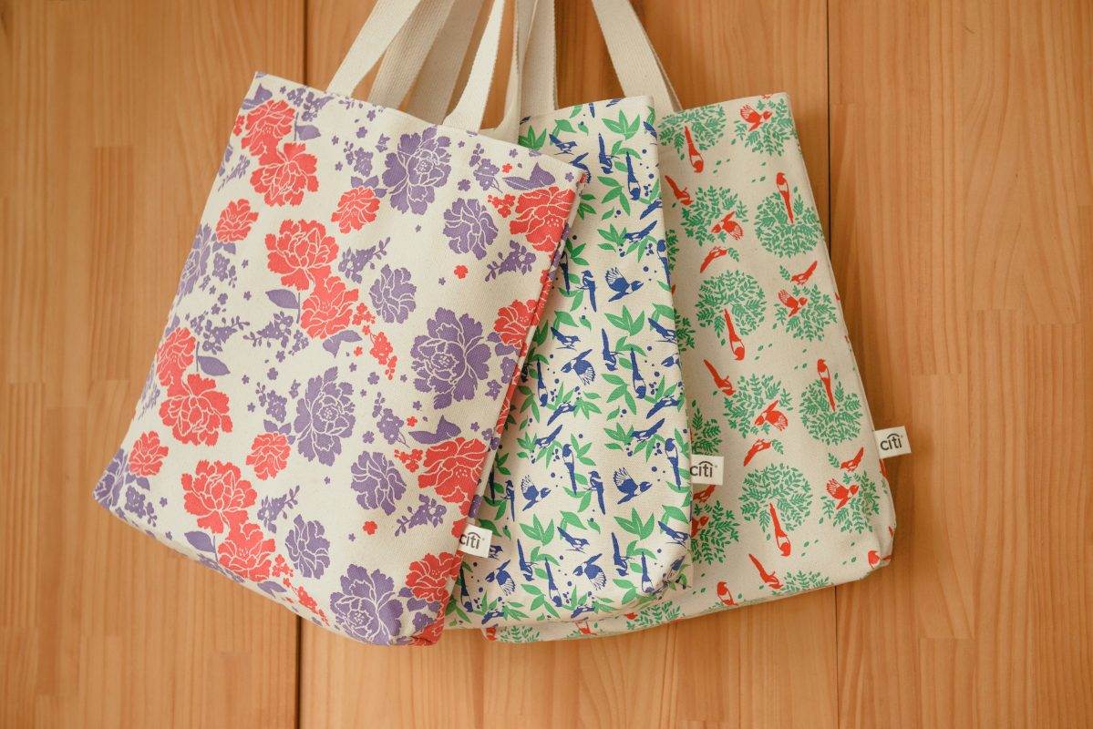 商家為了吸引顧客購買,而製造讓消費者覺得超值必須入手的假象。