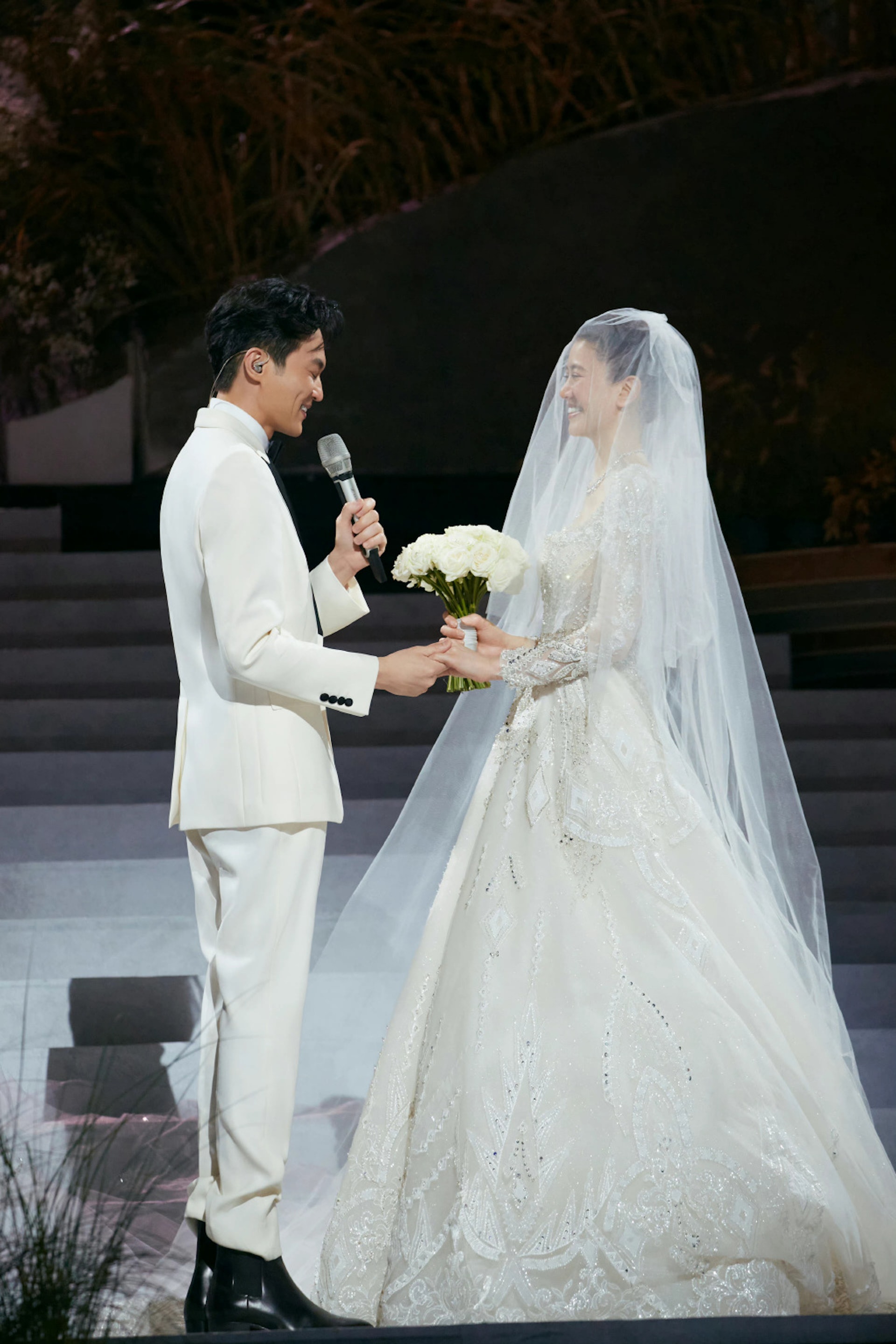 張智霖在千人面前向袁詠儀告白「你就是我心中無與倫比的美麗」,讓現場的人都為之動容。
