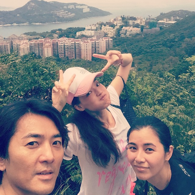 鄭伊健、蒙嘉慧與舒淇合照