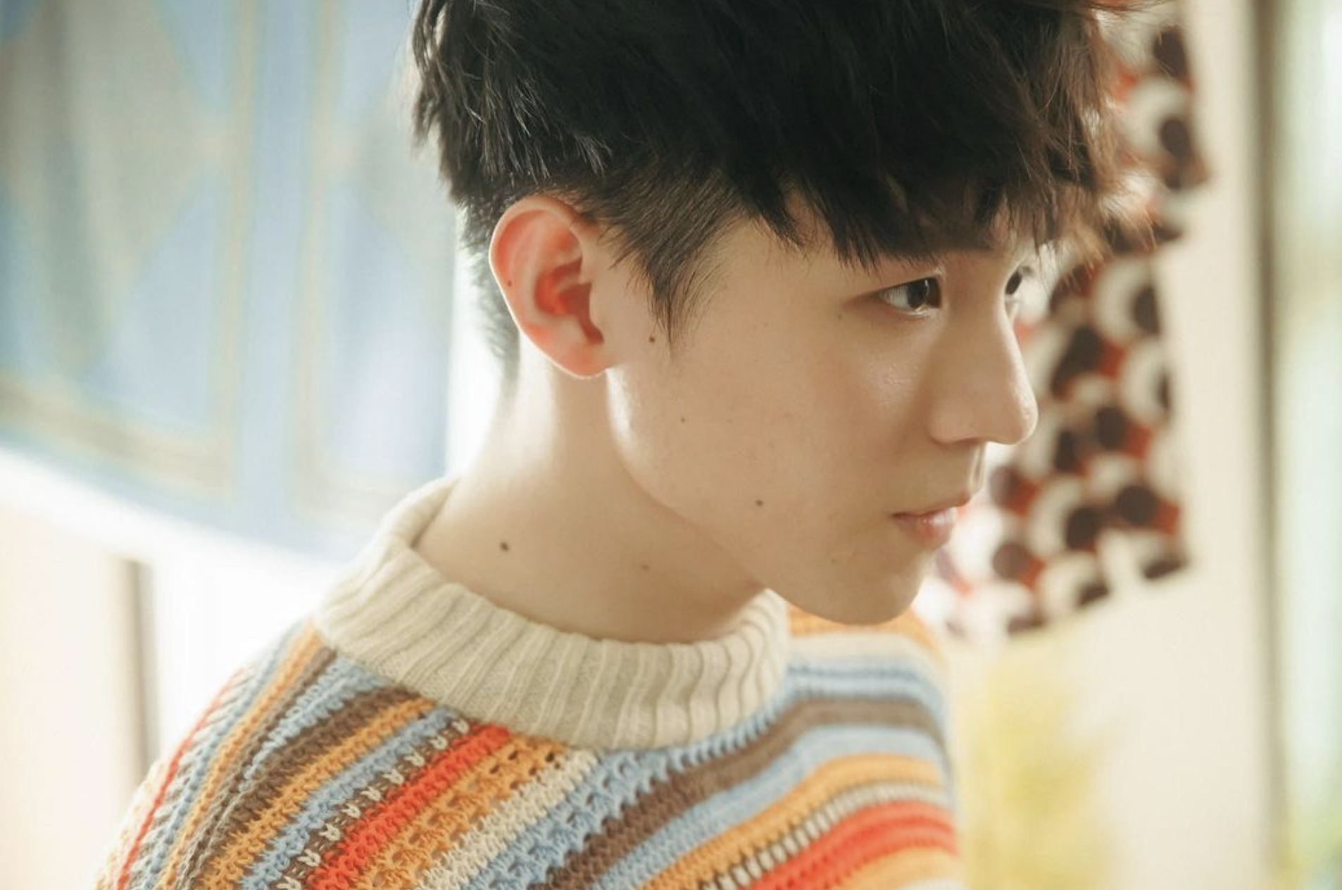 早在《背伴》、《鯨落》、《蝸牛》等都可以看出他的才華