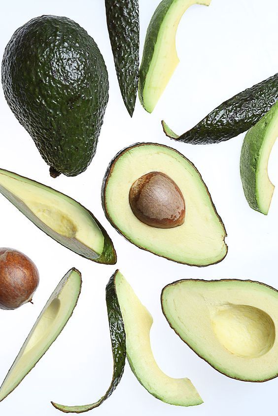 牛油果的卡路里偏高，建議一日不要食多於半個！