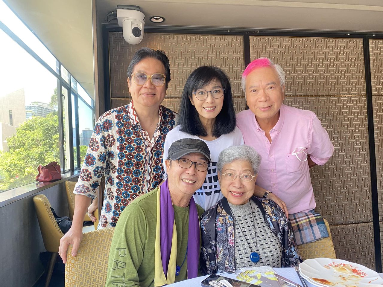 不時會抽空與圈中好友聚餐