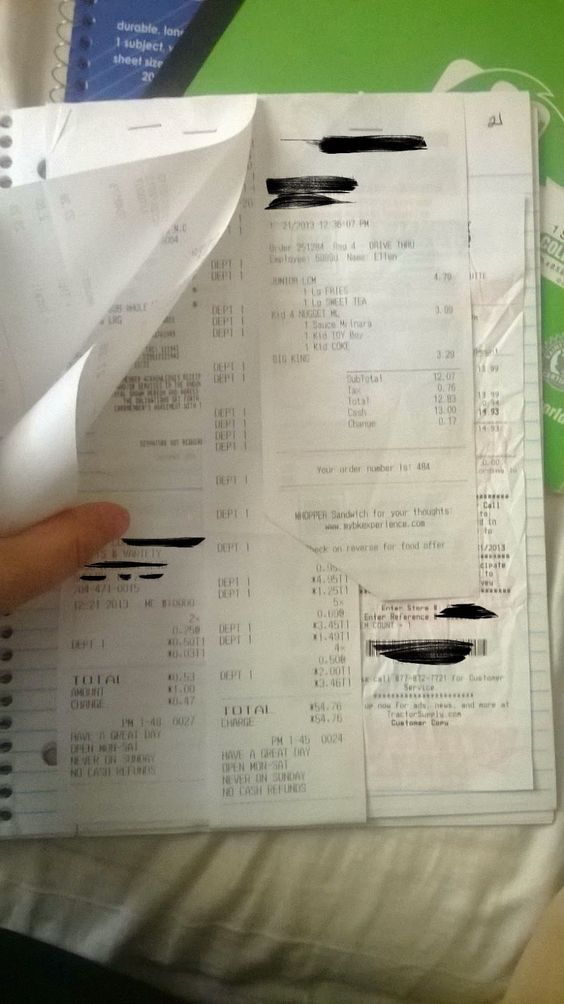 記錄每日開支,到了月尾時審視自己的消費習慣,哪些不需要買的就不要再入手,可以幫助減少主動開支。