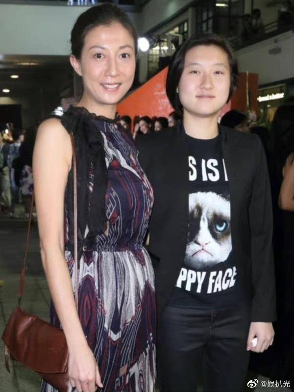 網民呼籲成龍「關心一下你女兒」