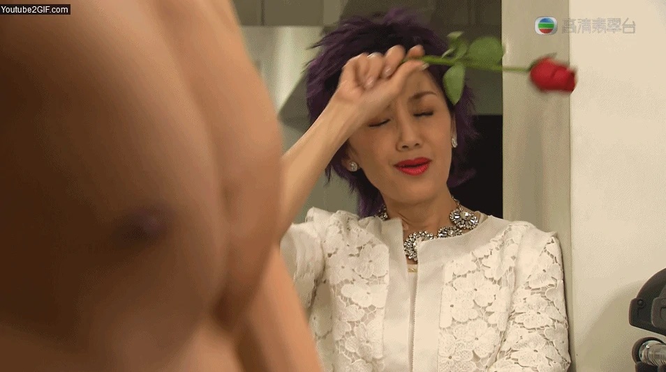 還在劇中表現以胸肌玩「震波」