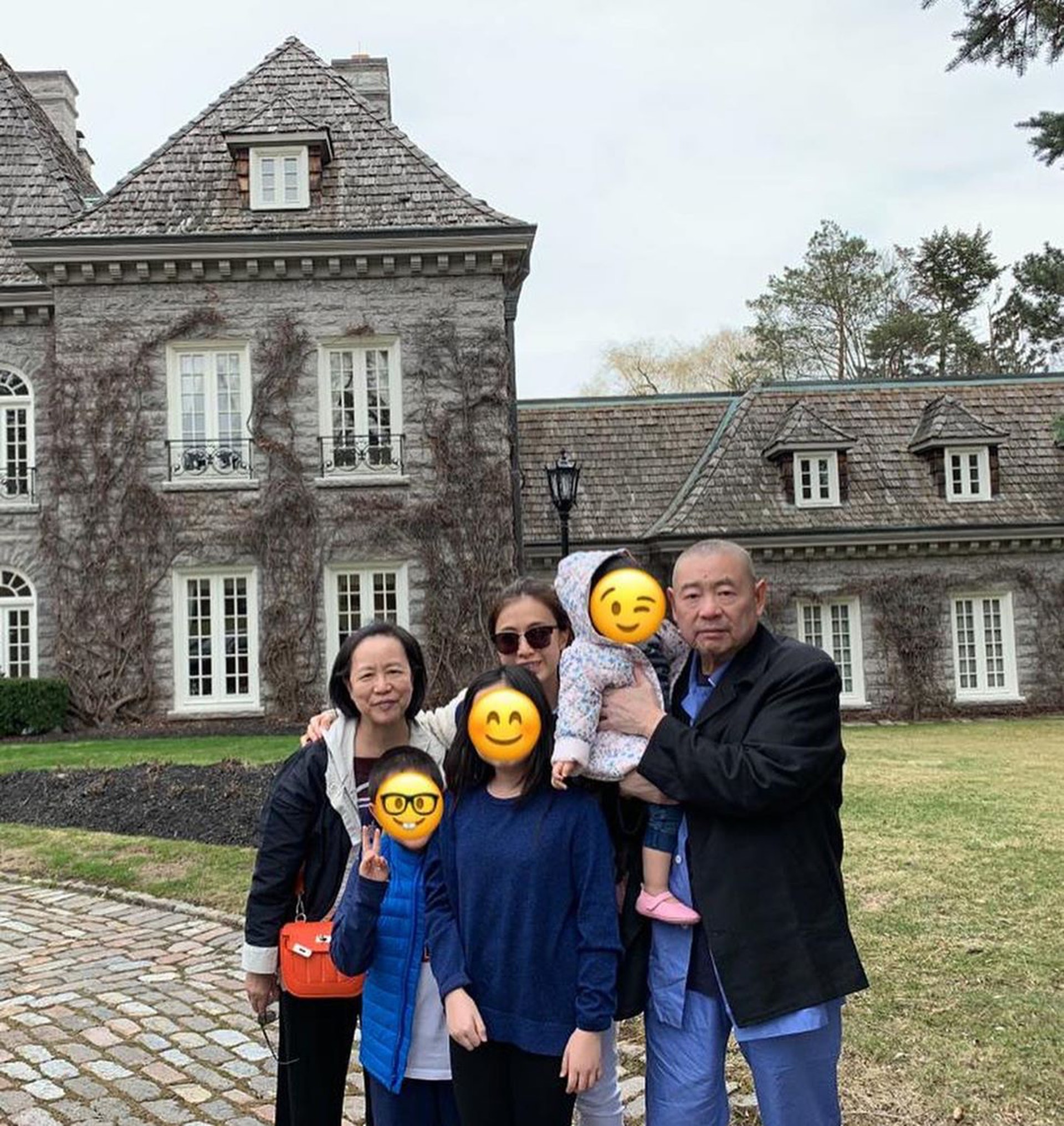 甘比與大劉一家人合照