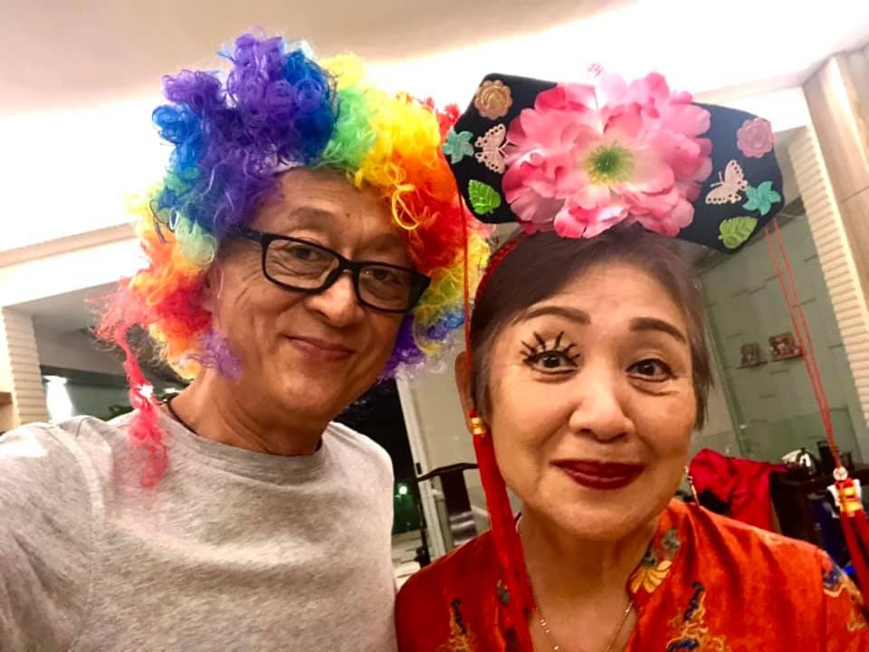 她與丈夫方平相愛相守超過42年