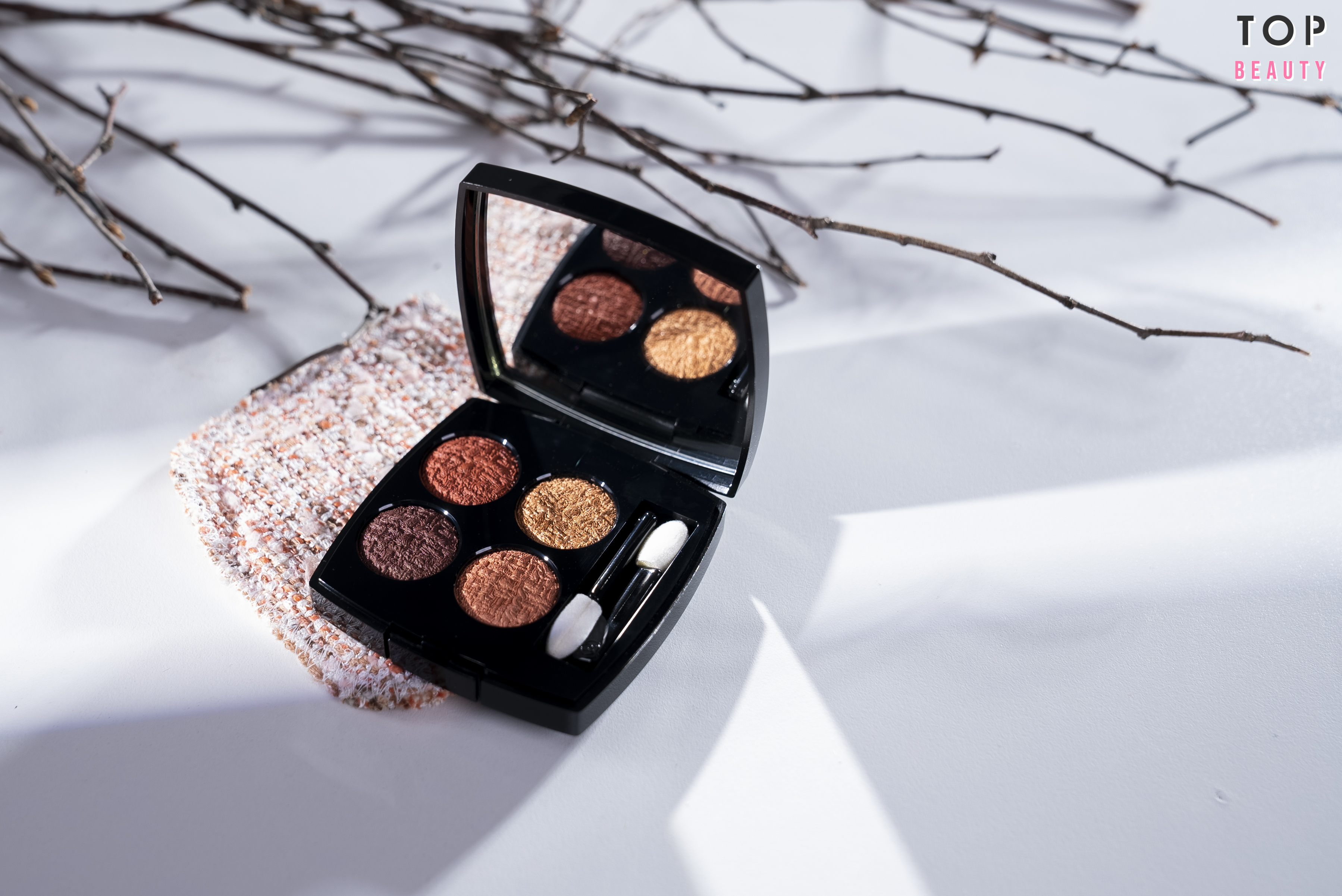 CHANEL Beauty 斜紋軟呢壓紋四色眼影 03TWEED FAUVE $695