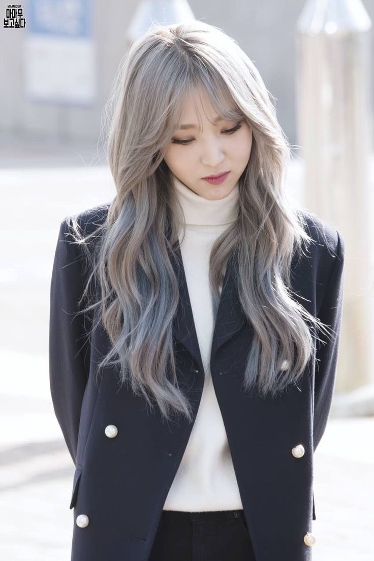 冷色調會令整個人更具高級感。