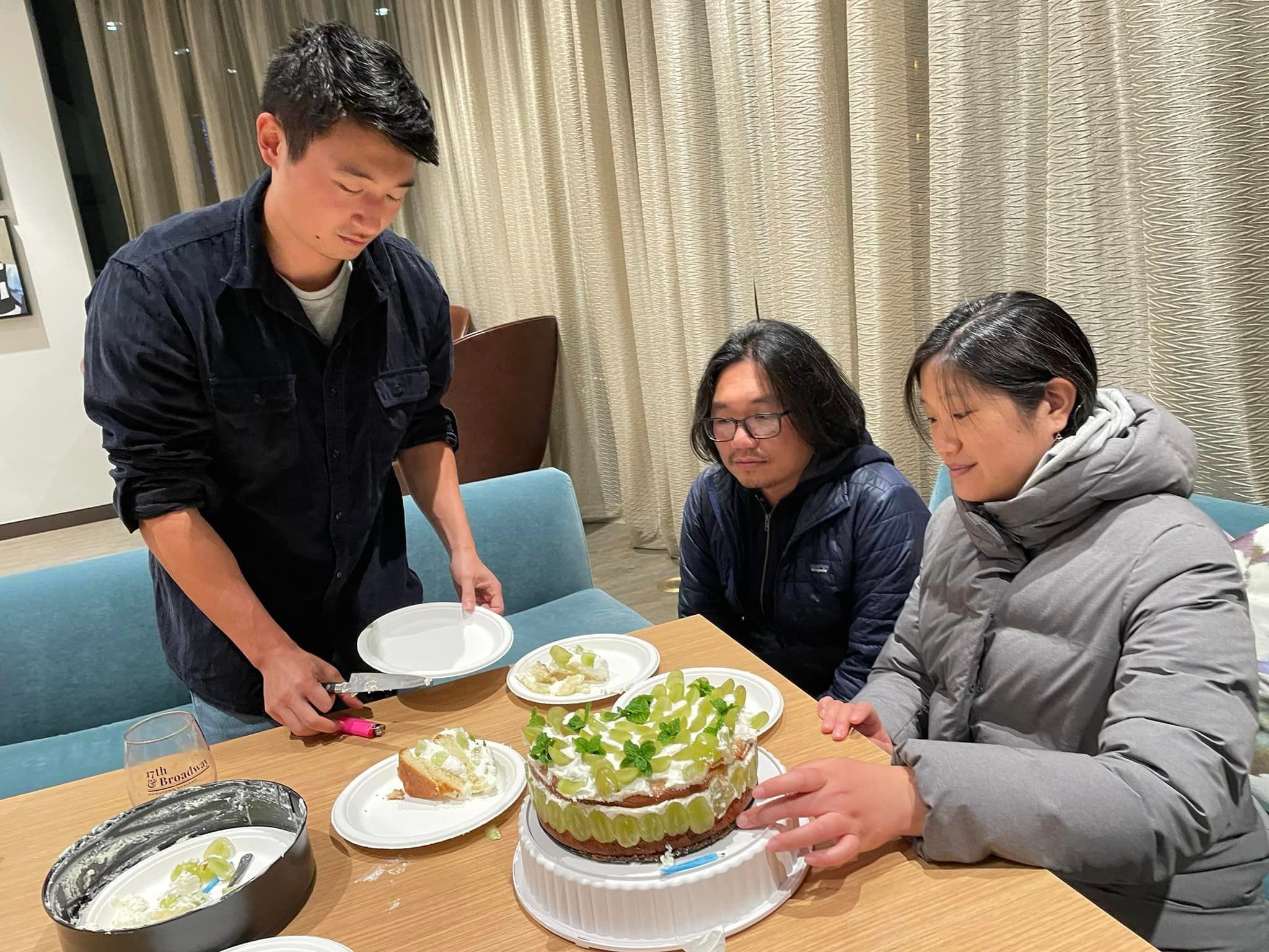 網民都表示很羨慕他們的家庭美滿