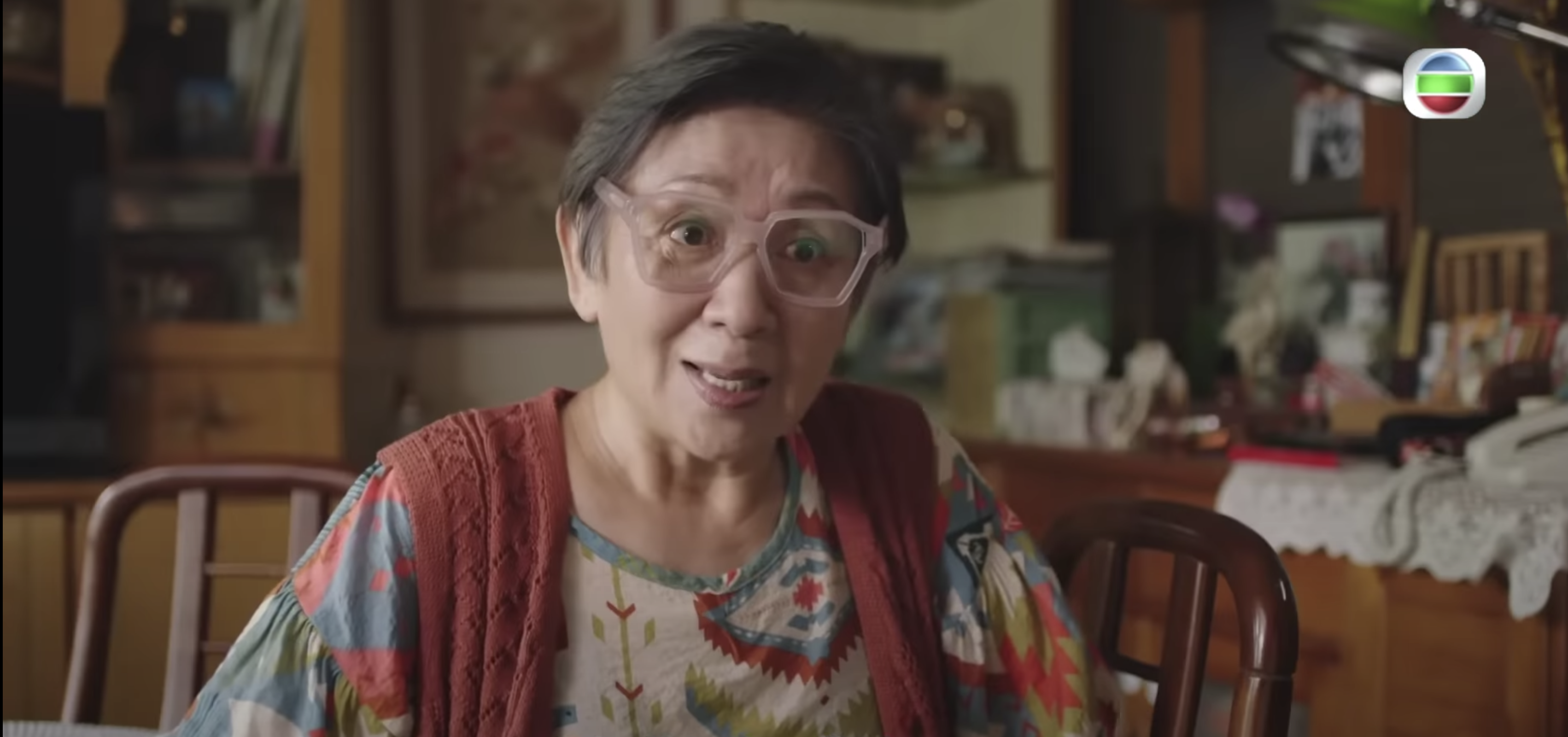 鮑起靜的兒子一家決定移居日本。