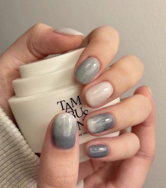 深灰色調畫出暈染效果,一樣有散發仙氣的效果!