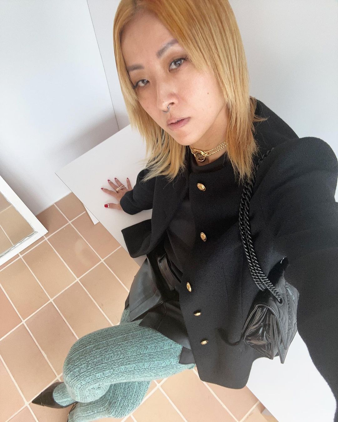 徐濠縈打扮前衛