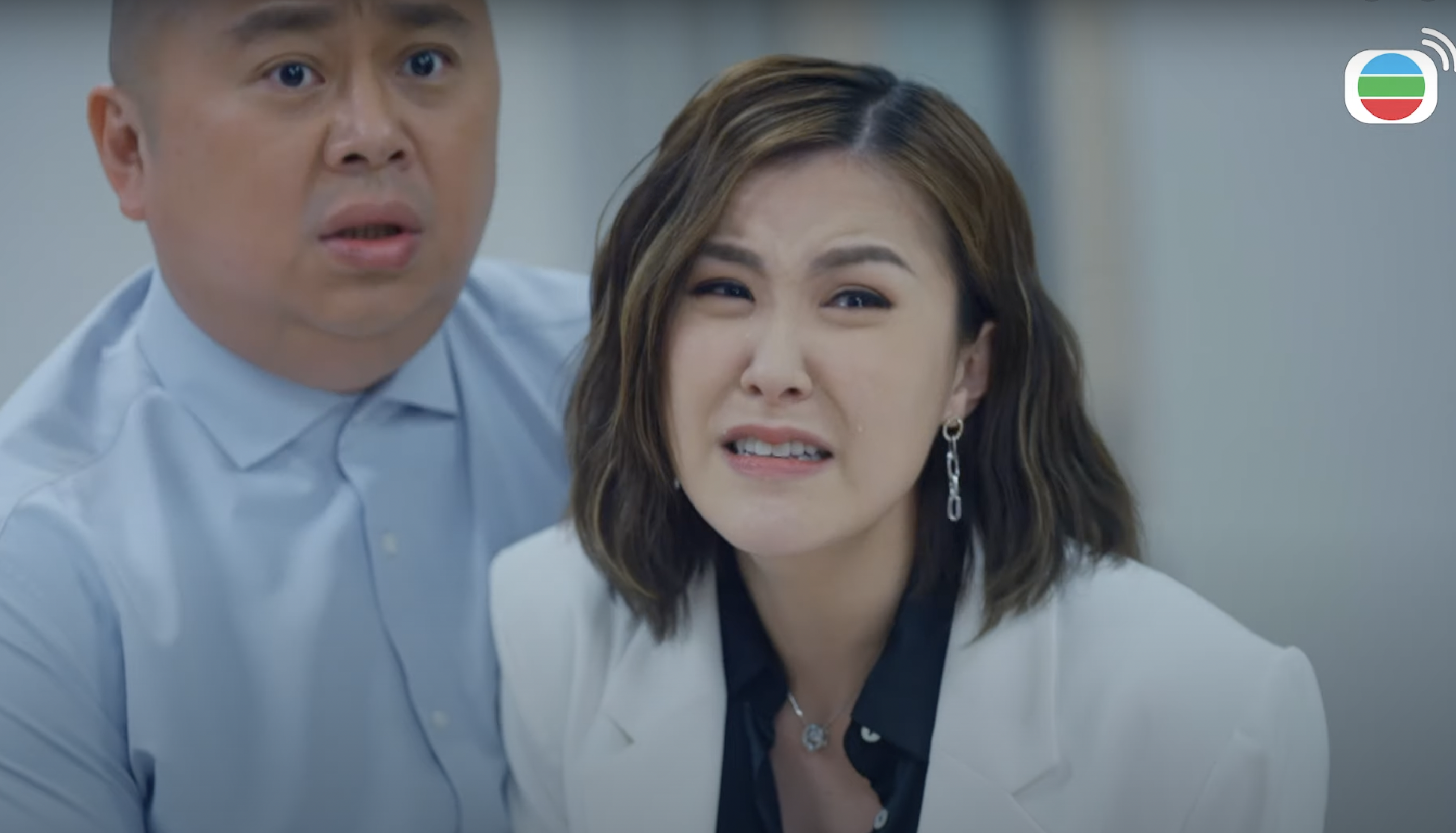 劉佩玥得知陳瀅陷害好姐妹陳曉華即場崩潰