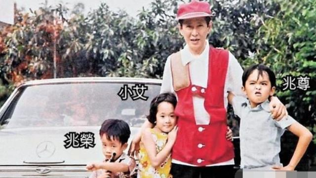 爸爸是粵劇名伶鄧永祥