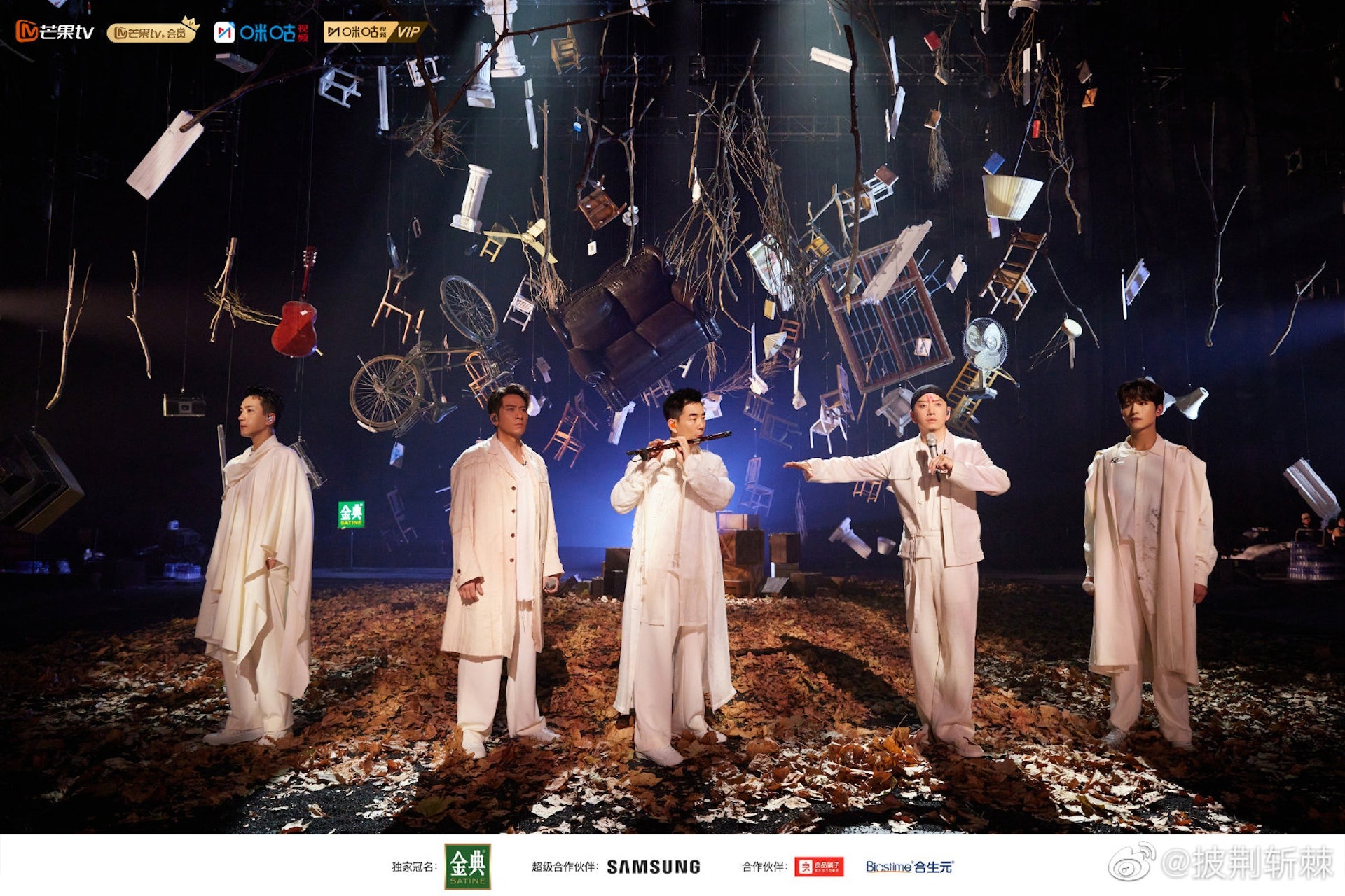 吳卓羲在節目中的表演更表現得非常感性。